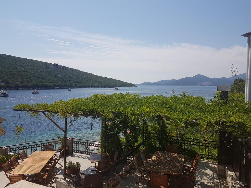 Apartments Grispolis Tivat Exteriör bild