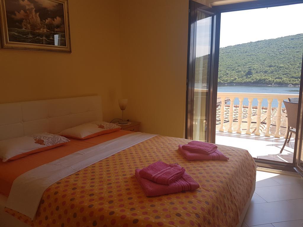 Apartments Grispolis Tivat Exteriör bild